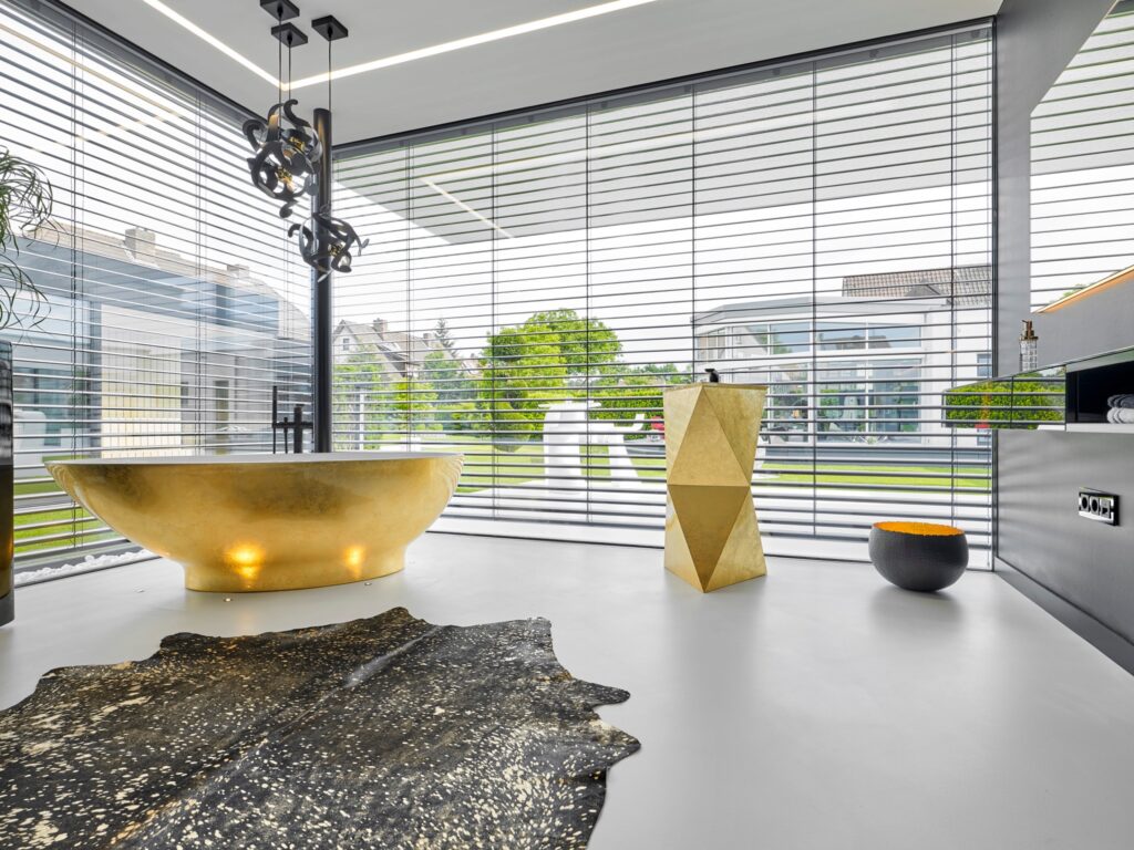Badewanne einbauen 1 NOVOLINE - Goldene Badewanne